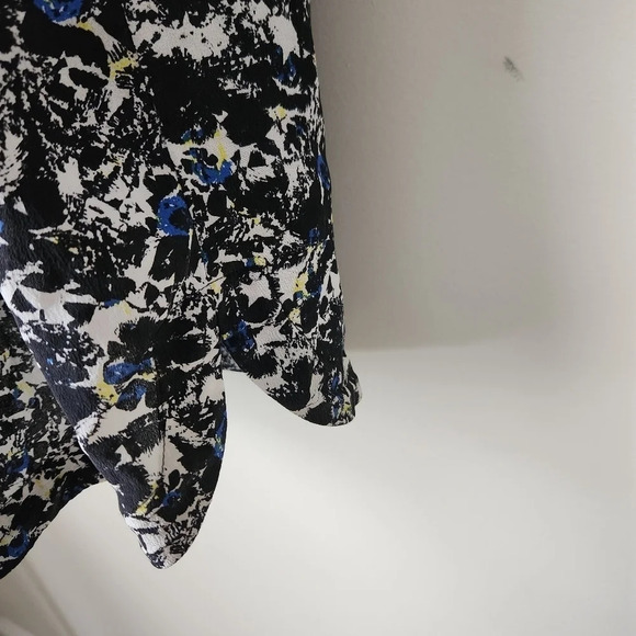 Comptoir des Cotonniers | 100% Silk Abstract Floral Short Sleeve Dress - Sz XS/S - Picture 8 of 15